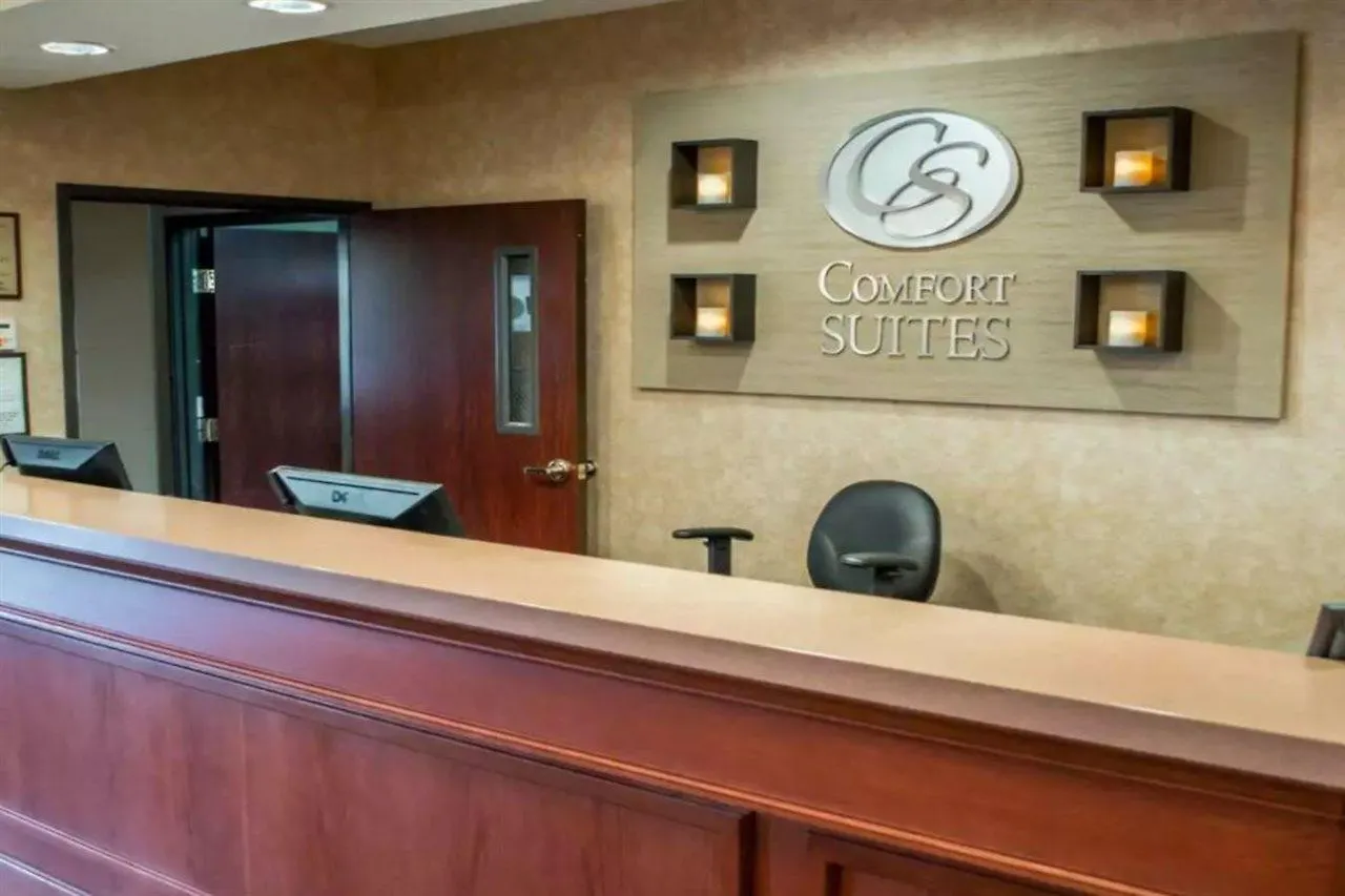 Comfort Suites Portland Southwest Hotel
