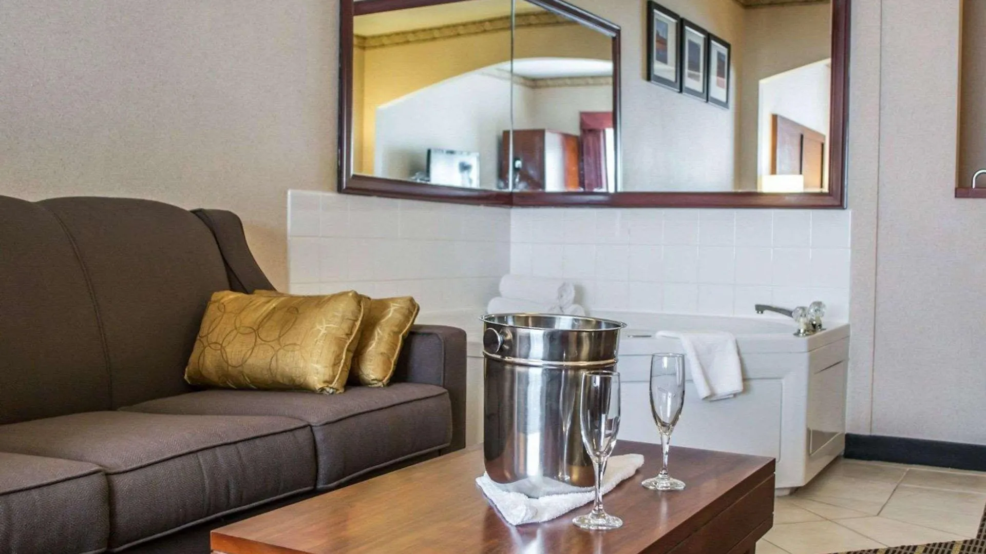Comfort Suites Portland Southwest