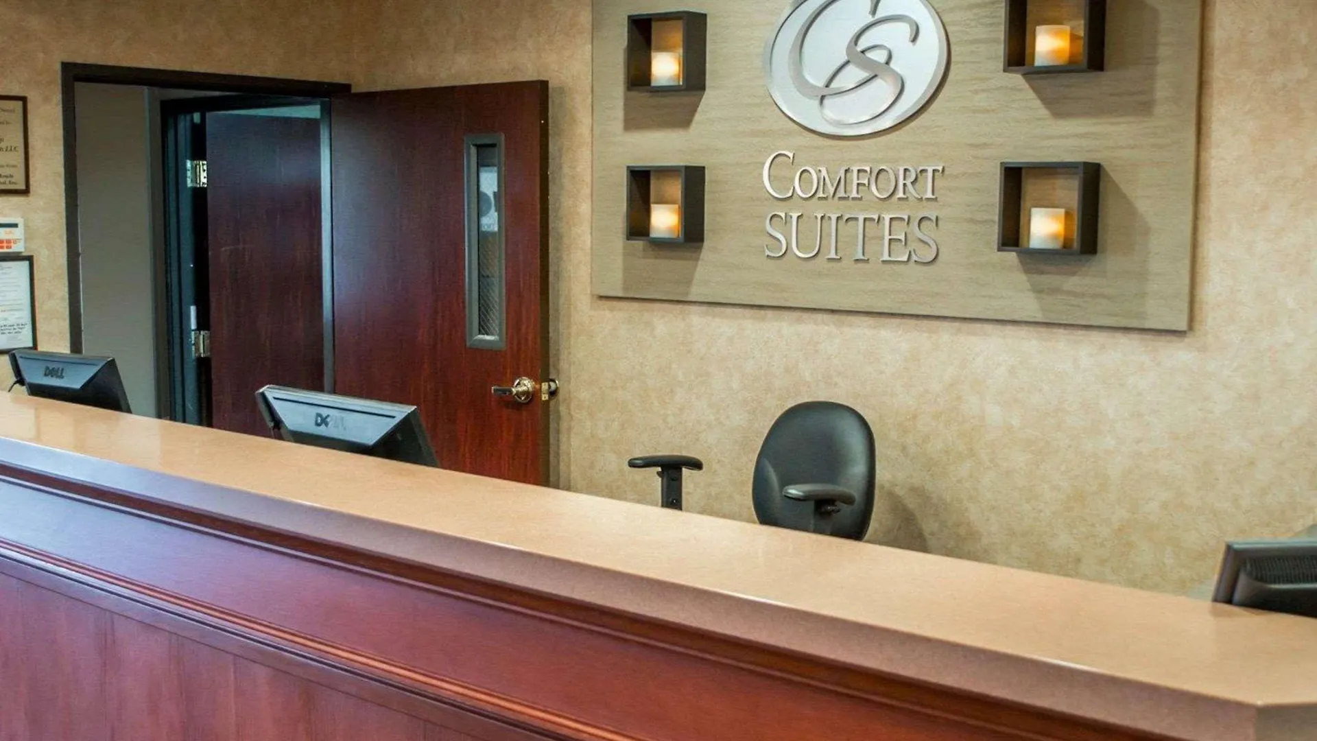 Comfort Suites Portland Southwest 3*,