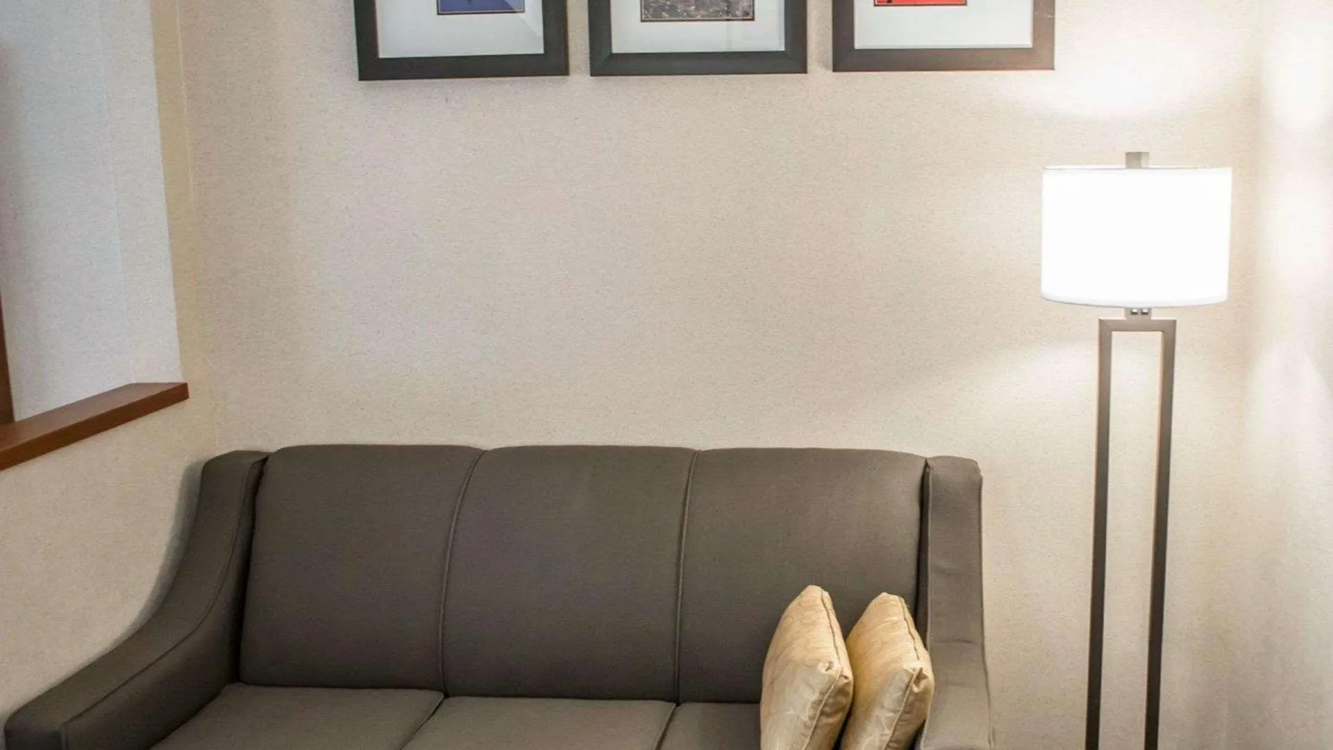 Comfort Suites Portland Southwest Hotel