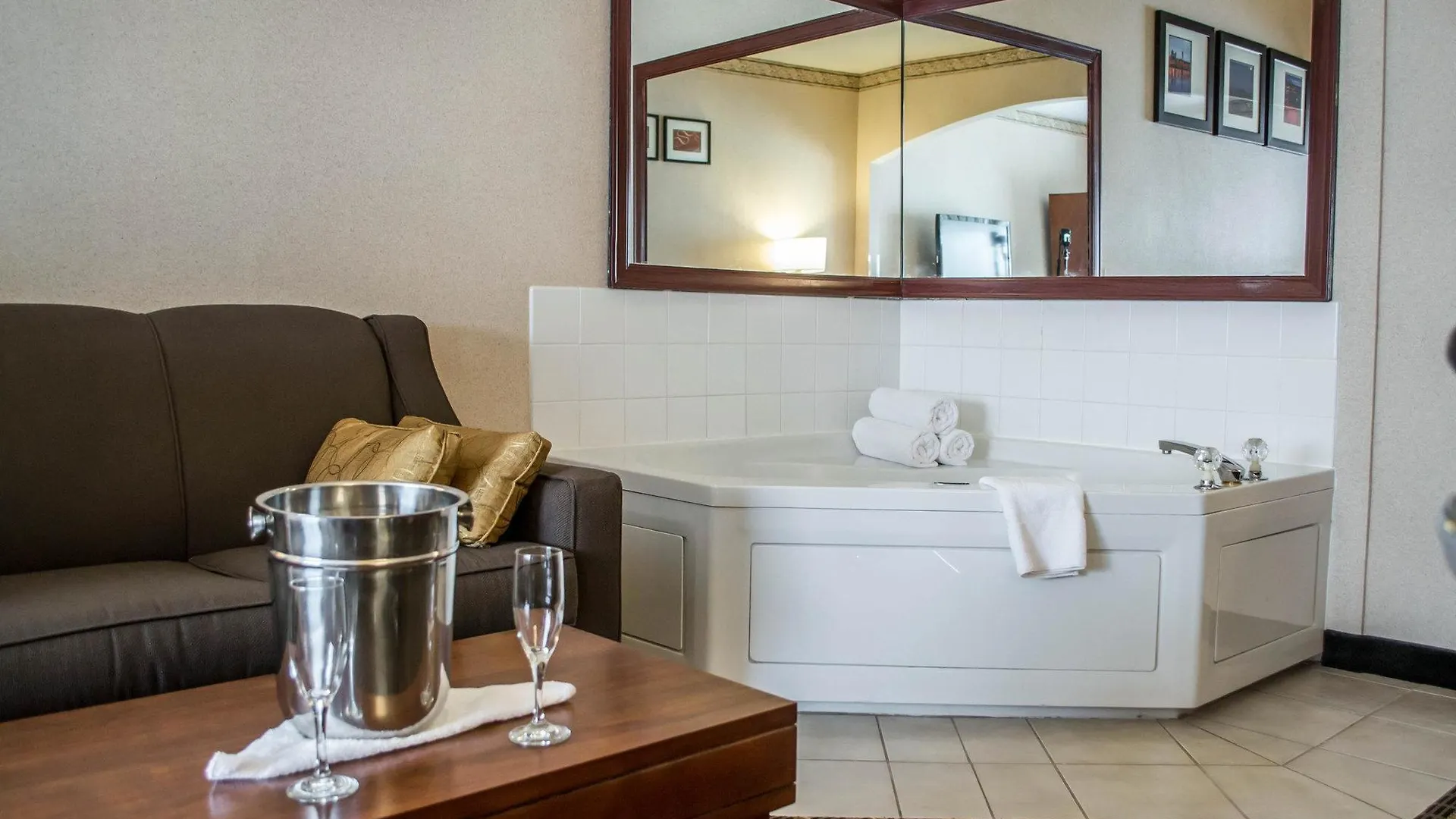 Comfort Suites Portland Southwest 3*,  United States