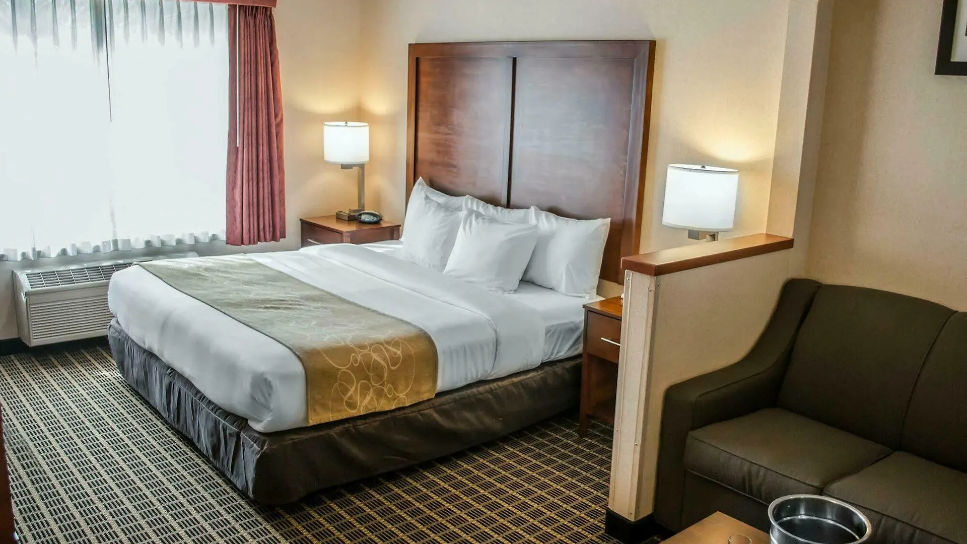 Comfort Suites Portland Southwest 3*,